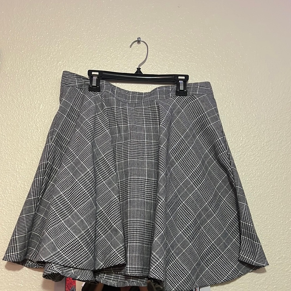 A flowy skirt, it’s a bit too short for me